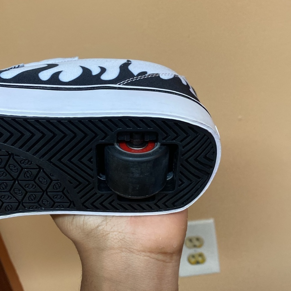 HEELYS White Black Flames - Picture 16 of 17